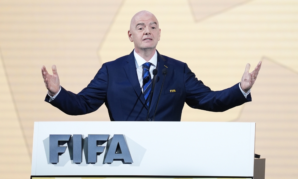 后防线的稳 后防线的稳